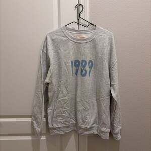 Taylor Swift 1989 Spotify Fans First Heather Gray Crewneck